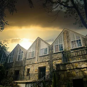 https://mount-royal.kandyhotelsnow.com